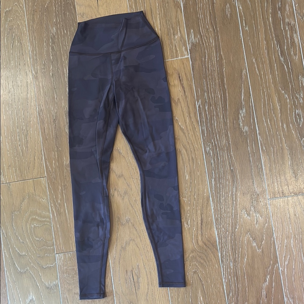 Alo brown camo leggings EUC